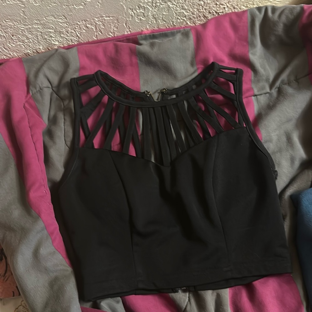 crop top black